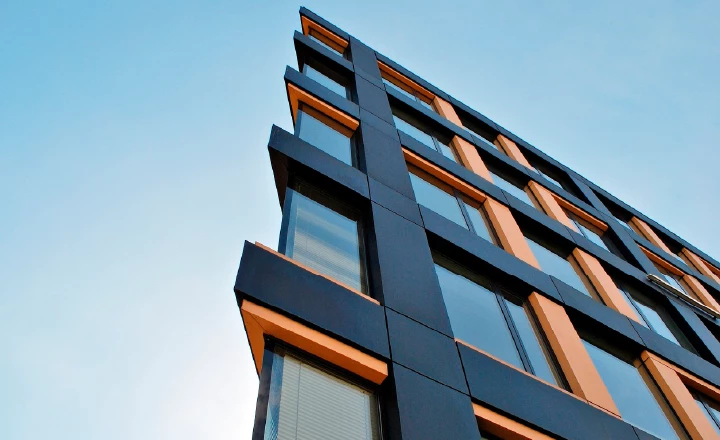 ด้านนอกตึกสูง