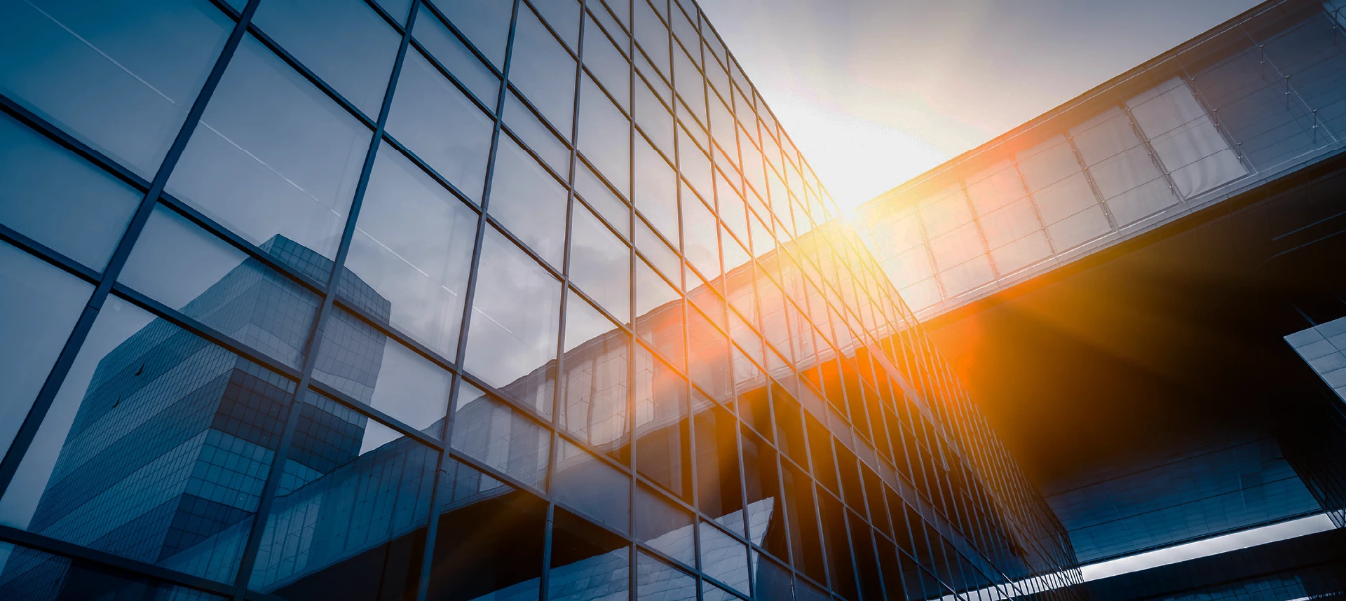 กระจกตึกสูงติดฟิล์ม