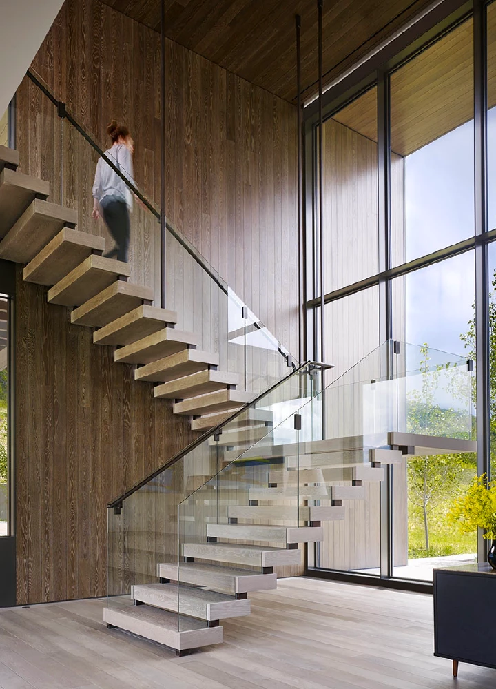 ติดฟิล์มกรองแสงบนโต๊ะทานข้าว